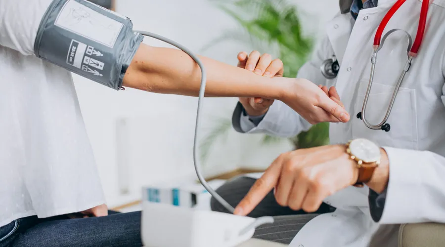 Türkiye'de Sağlık Okuryazarlığı Alarm Veriyor: Kronik Hastalıklardan Habersiz, Temel Testlerden Kaçınılıyor!