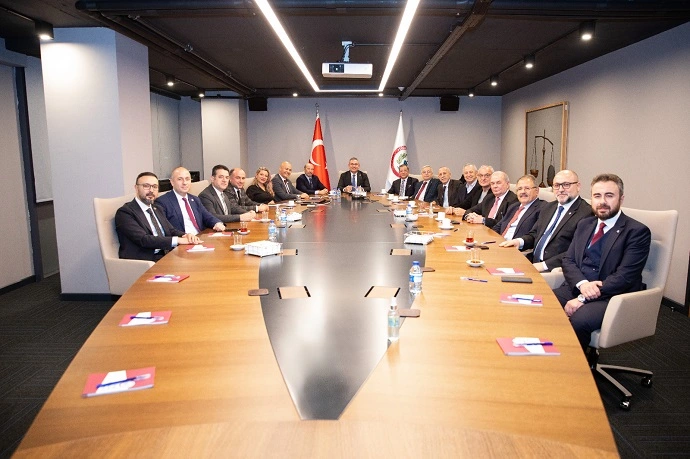 Yeni Seçilen Türk Eczacıları Birliği Yönetimi Ziyaretleri Kabul Ediyor