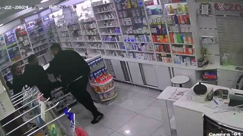 Amasya'da Nöbetçi Eczanede Bıçaklı Saldırı