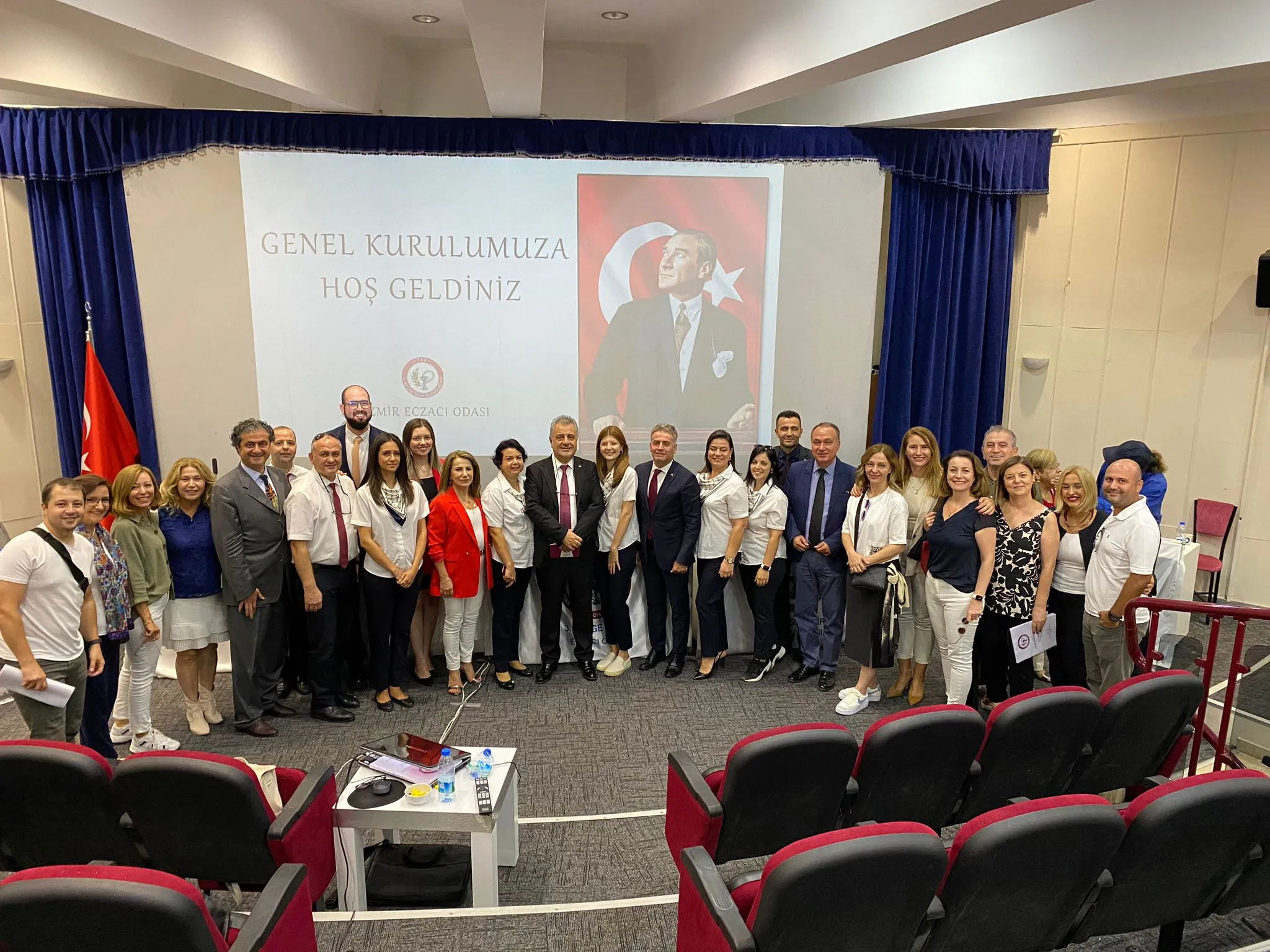 İzmir Eczacı Odası Seçimleri: Başkan Sayılkan Güven Tazeledi