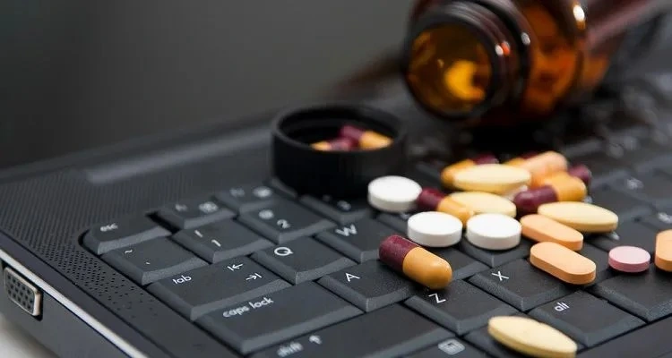 İnternetten Satılan İlaç Konusunda Vatandaşlar Dikkatli Olmalı