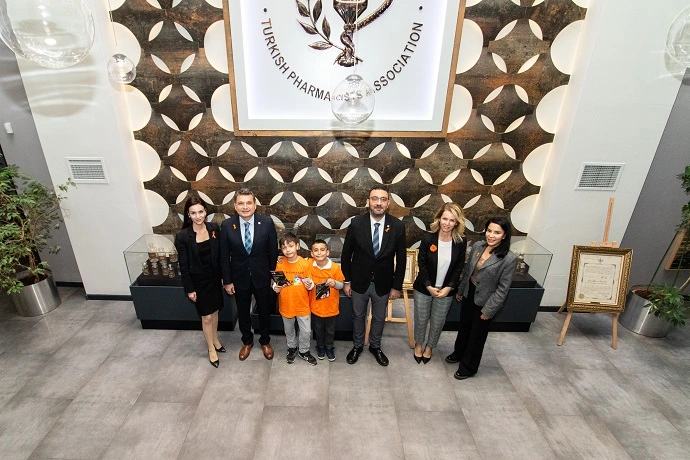 Türk Eczacıları Birliği ve LÖSEV Görüşmesi
