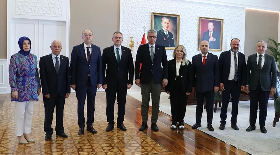 Türk Eczacıları Birliği, Sağlık Bakanı Memişoğlu ile Deprem Bölgesindeki Sorunları Görüştü