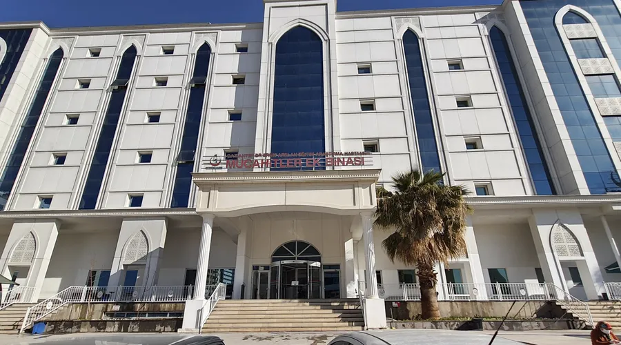 Gaziantep'te Hastane Yemeği Krizi: 61 Sağlık Personeli Zehirlendi