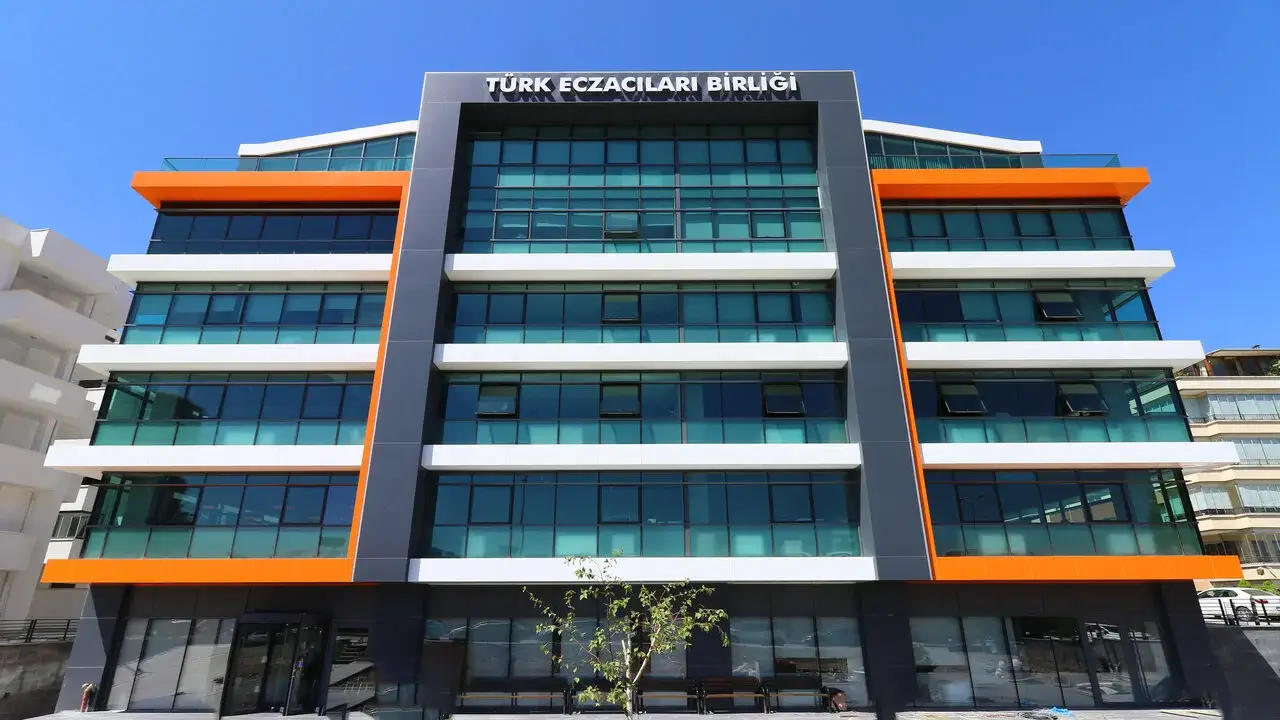 Türk Eczacıları Birliği: Dışa Bağımlı Olmayan Bir İlaç Sektörü İçin Tüm Olanaklar Seferber Edilmelidir