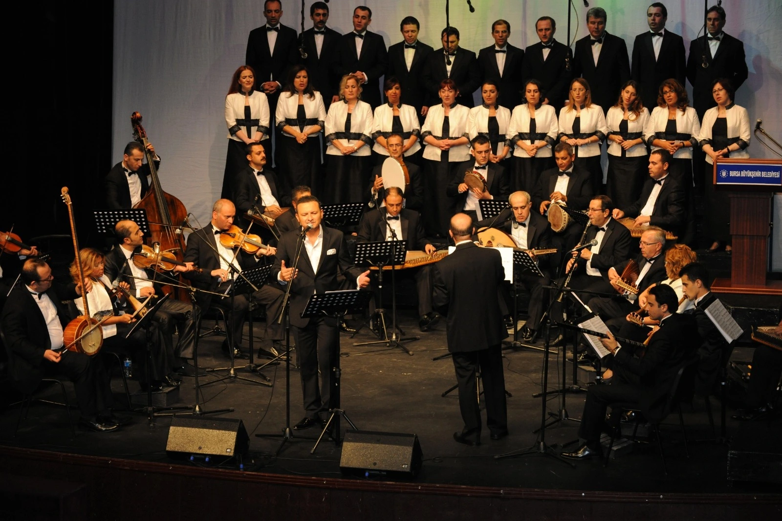 İstanbul Eczacı Odası Türk Halk Müziği Topluluğundan 'Bir Çift Mavi Gözün İzinde Cumhuriyetin 100. Yılı' Konseri