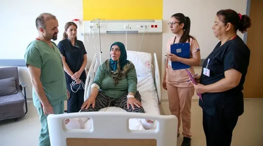 Konya'da 20 Kiloluk Kitleyle Yaşamak Zorunda Kalan Kadın Ameliyatta Kurtuldu